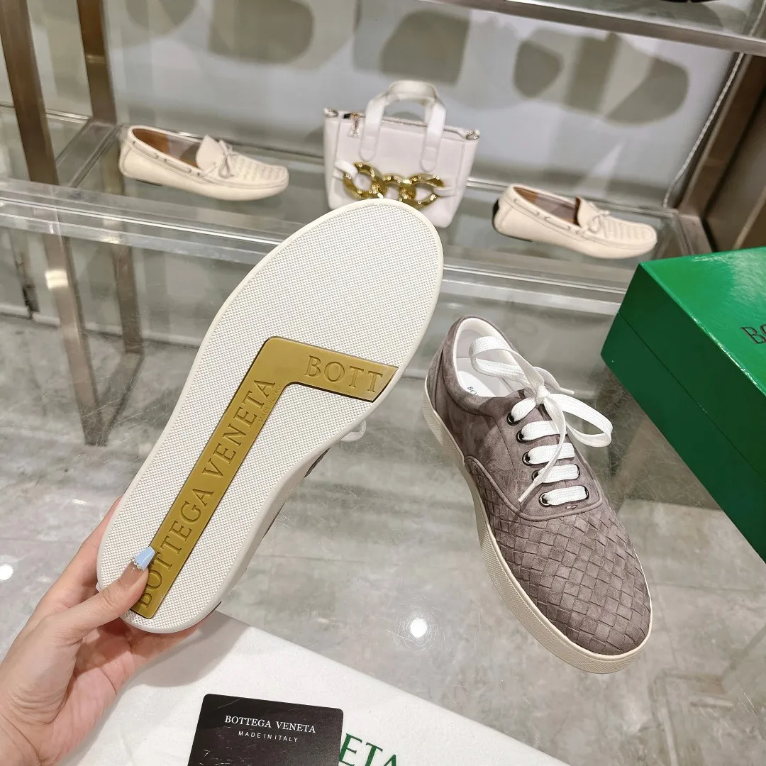 [BV] Top P: 740💰Size for couples: 35-44 (Female 40, Male 38 45, custom-made and non-returnable) Bottega Veneta classic woven strap casual shoes are made of imported high-quality materials, [Rose][Rose]! Purely hand-woven and operated, the original board is reproduced one-to-one! quality assurance!